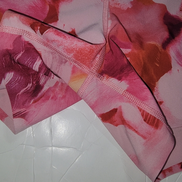 Athleta Printed Run With It Shorts Size S Pinks - Picture 5 of 10